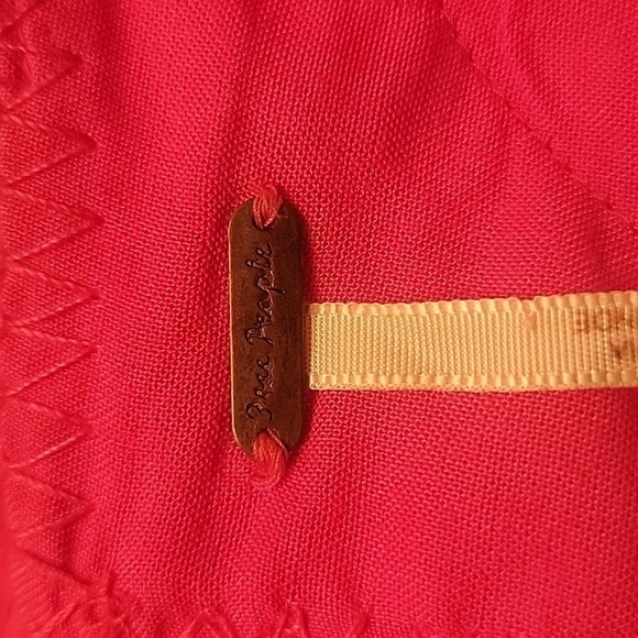 Free People Birds Of A Feather, Size 2 Color is Paradise Coral.  Excellent Cond. - Picture 9 of 10